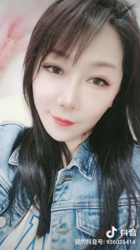 龙岗格格颜值少妇